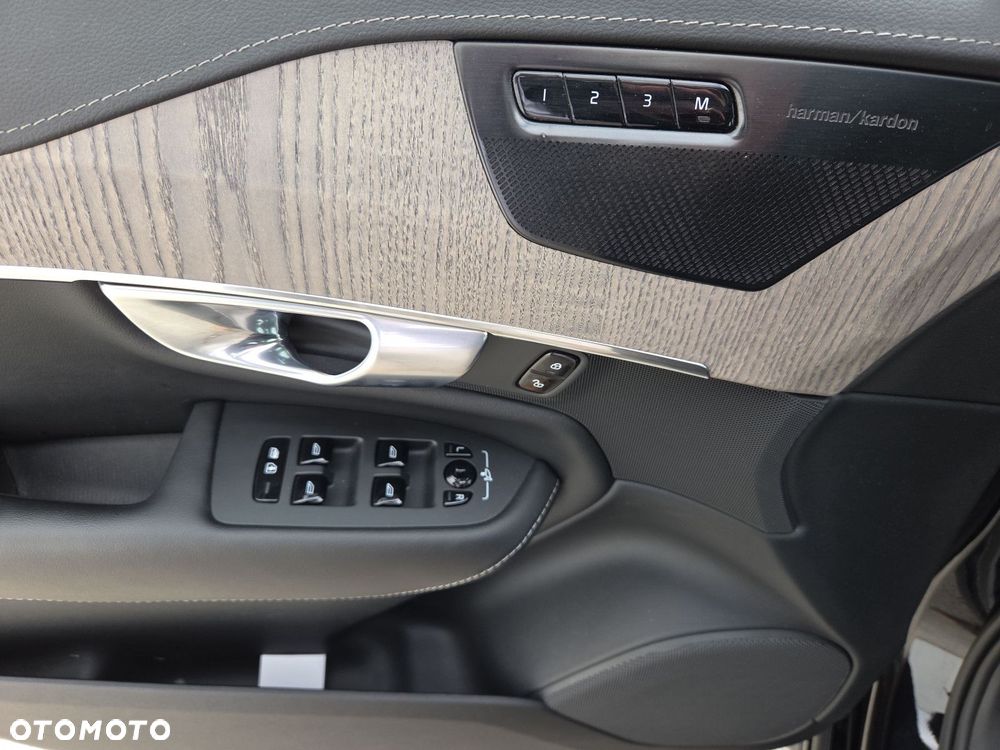 Volvo XC 90 B5 B AWD Plus Bright - 23