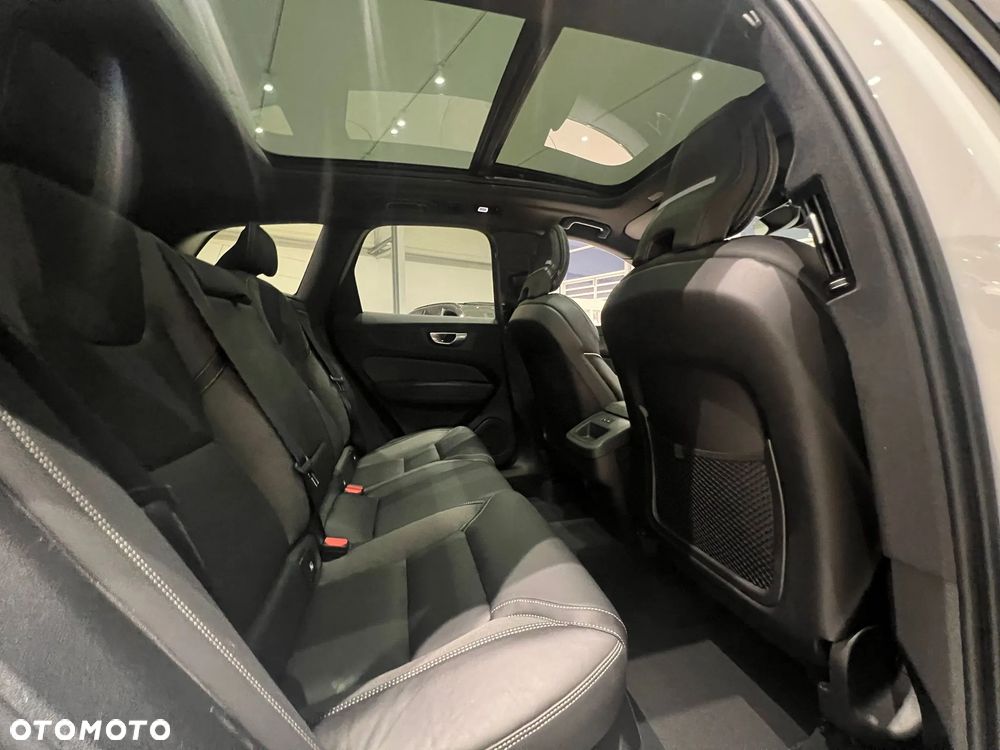 Volvo XC 60 B5 B AWD Ultimate Bright - 23