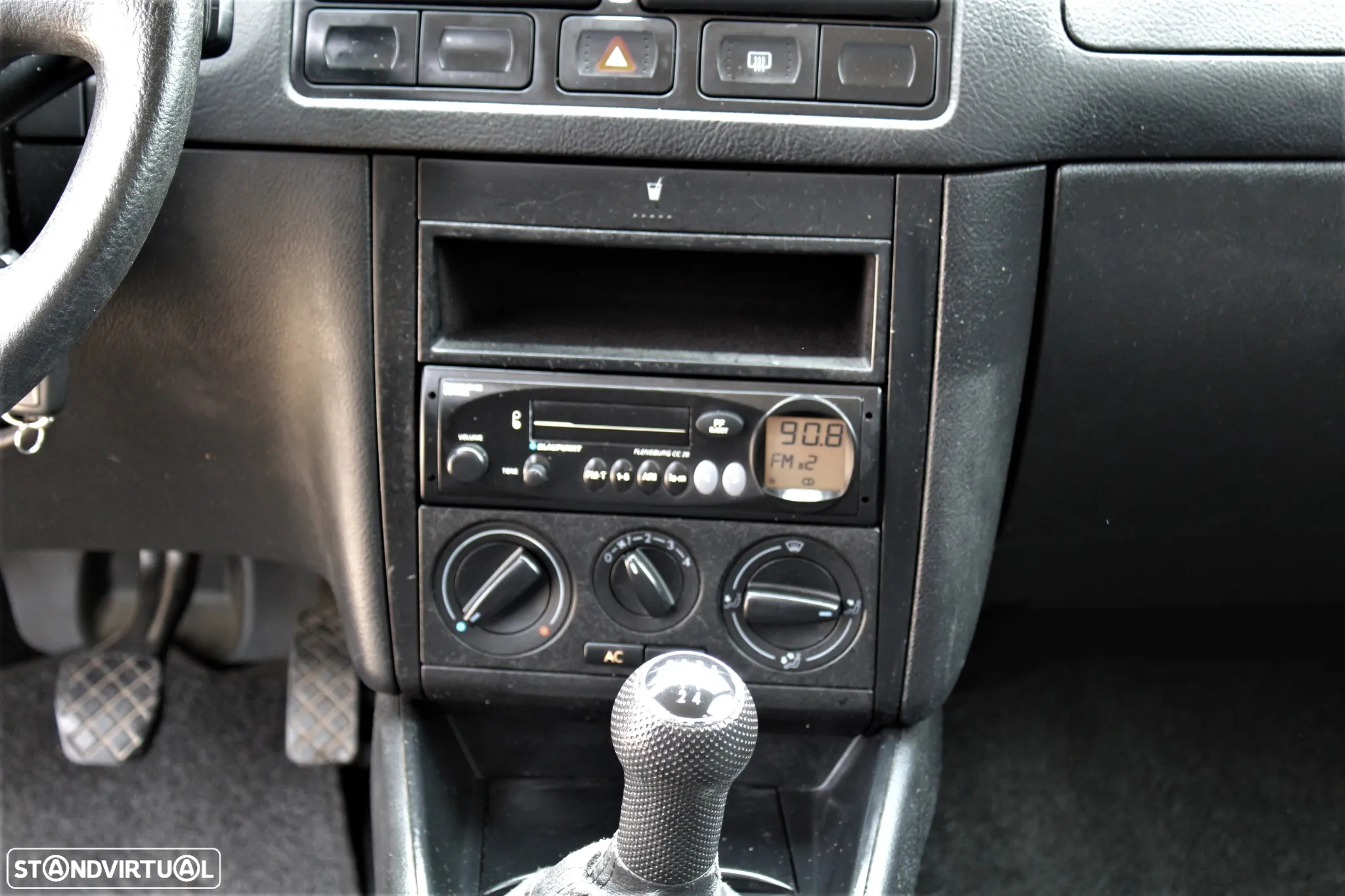 VW Golf 1.4i Confortline AC - 16