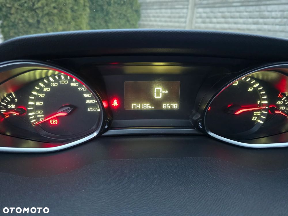 Peugeot 308 e-HDi 115 Stop & Start Allure - 23