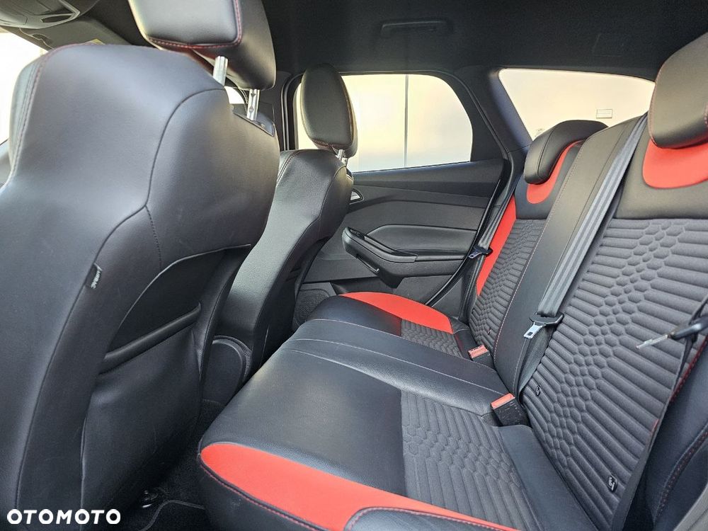 Ford Focus 2.0 EcoBoost ST mit Leder-Sport-Paket - 34