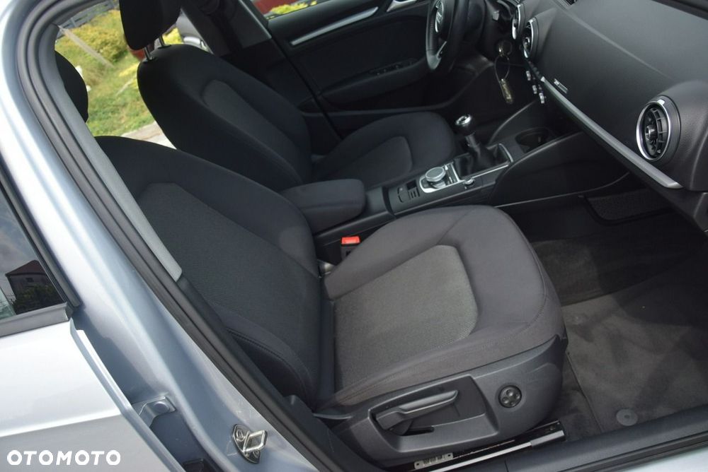 Audi A3 Sportback 1.0 TFSI design - 25