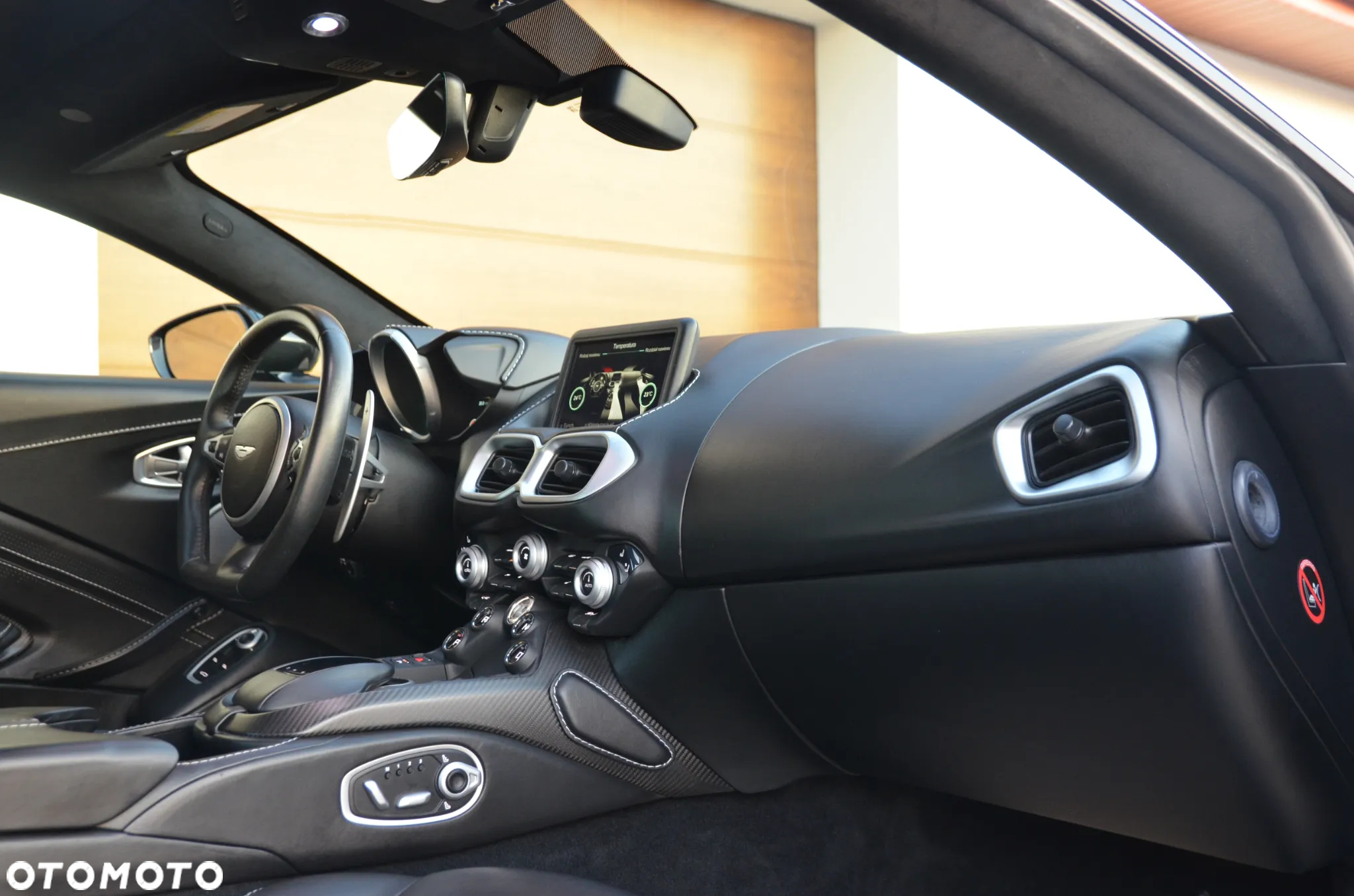 Aston Martin V8 Vantage Standard - 24