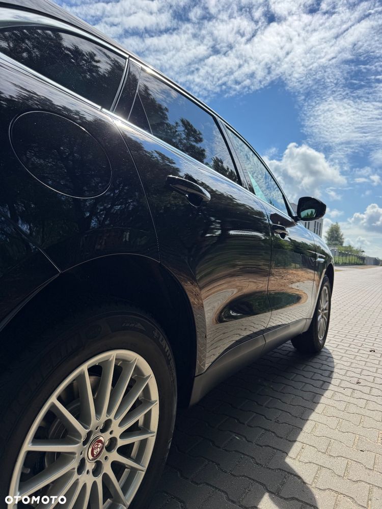 Jaguar F-Pace - 21