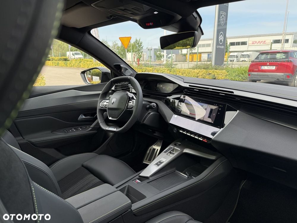 Peugeot 408 - 18