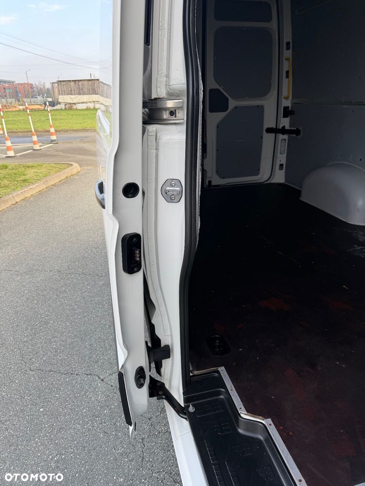 Volkswagen Crafter - 22