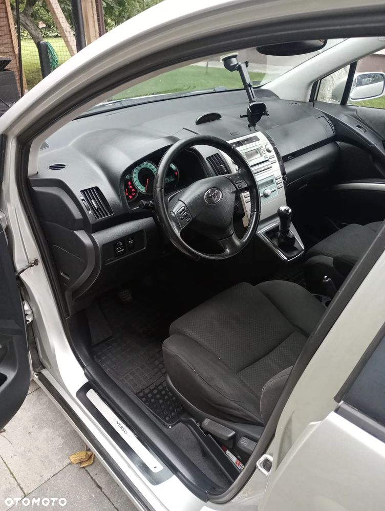 Toyota Corolla Verso - 5