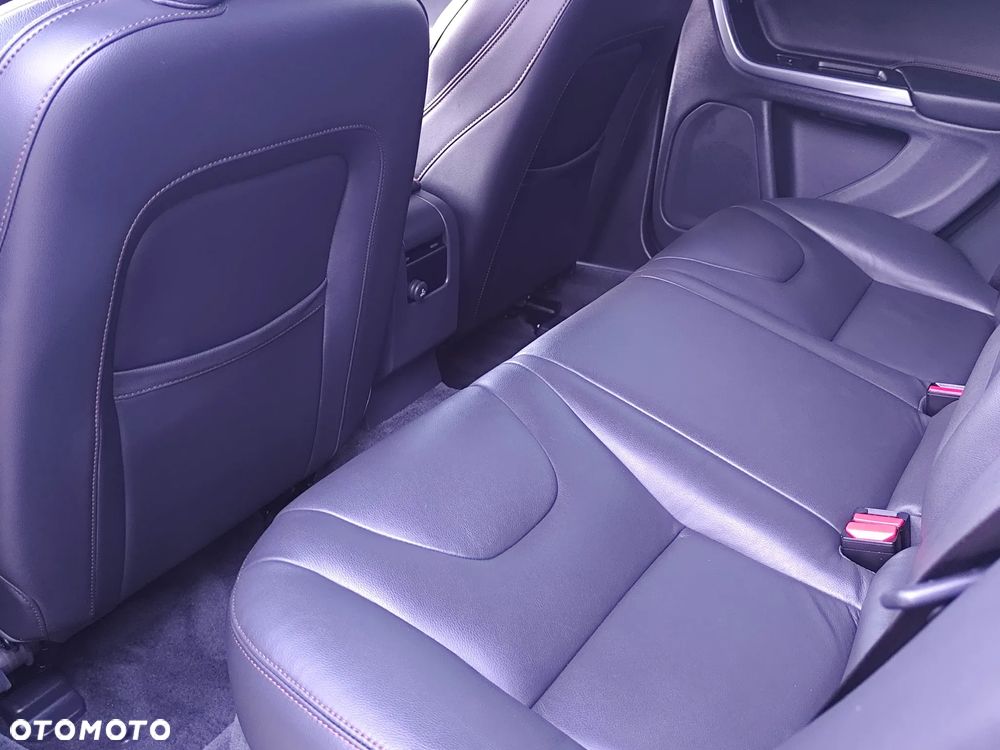Volvo V60 Cross Country T5 AWD Momentum - 28