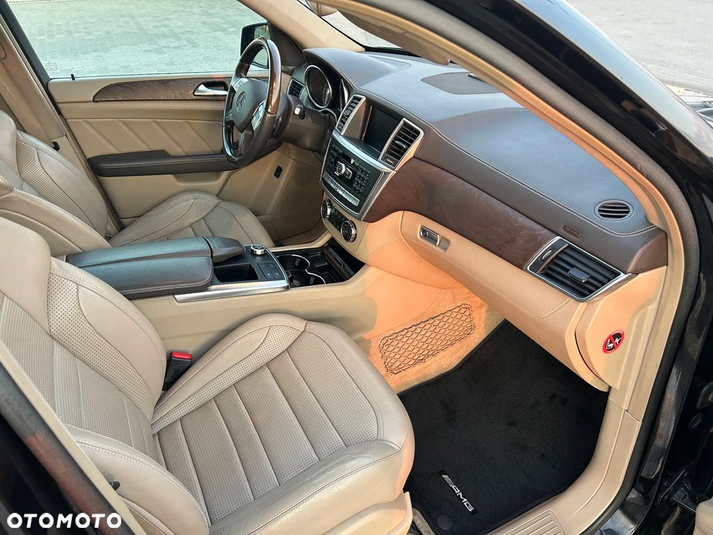 Mercedes-Benz ML 63 AMG 4Matic AMG SPEEDSHIFT 7G-TRONIC - 13