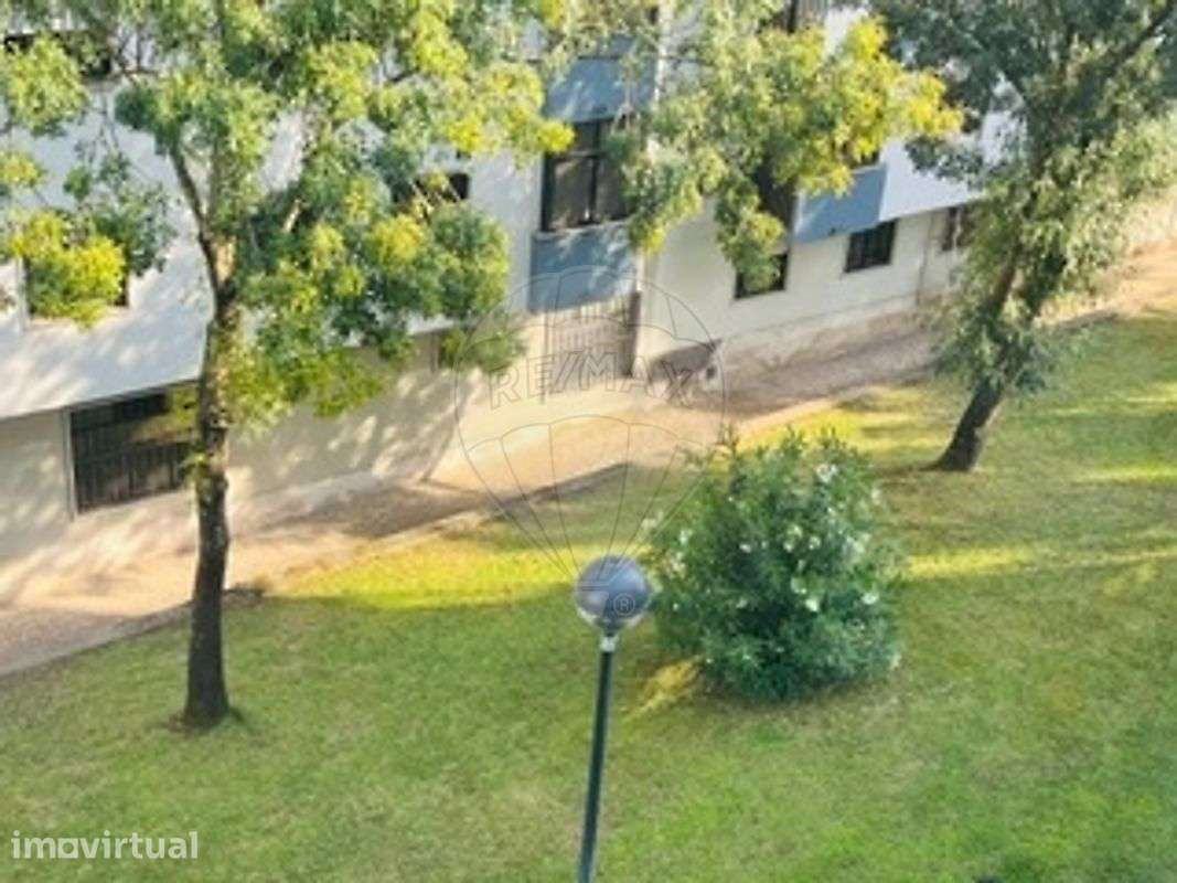 Apartamento T2 para arrendamento - Grande imagem: 2/27
