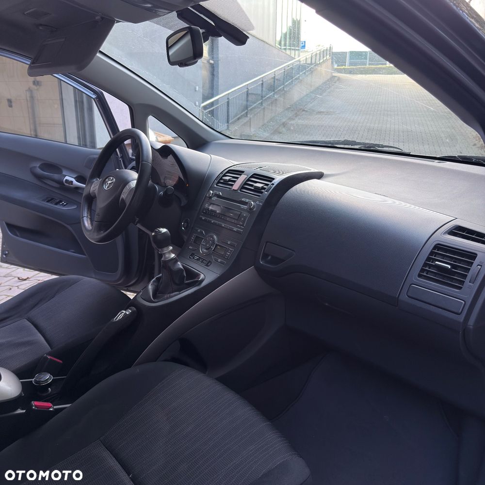 Toyota Auris 2.0 D-4D Luna - 9