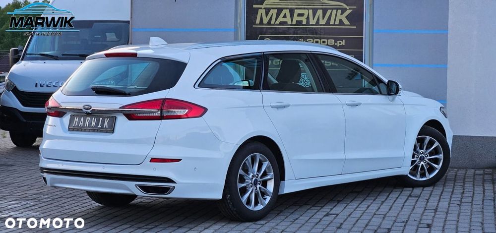 Ford Mondeo - 38