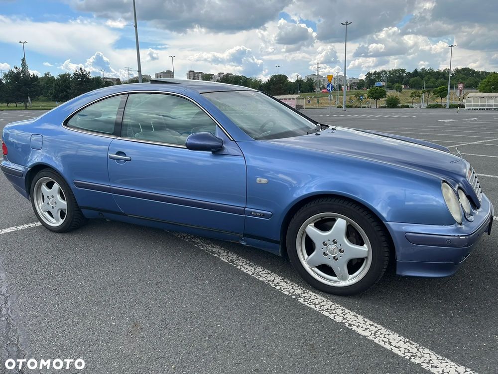 Mercedes-Benz CLK - 16