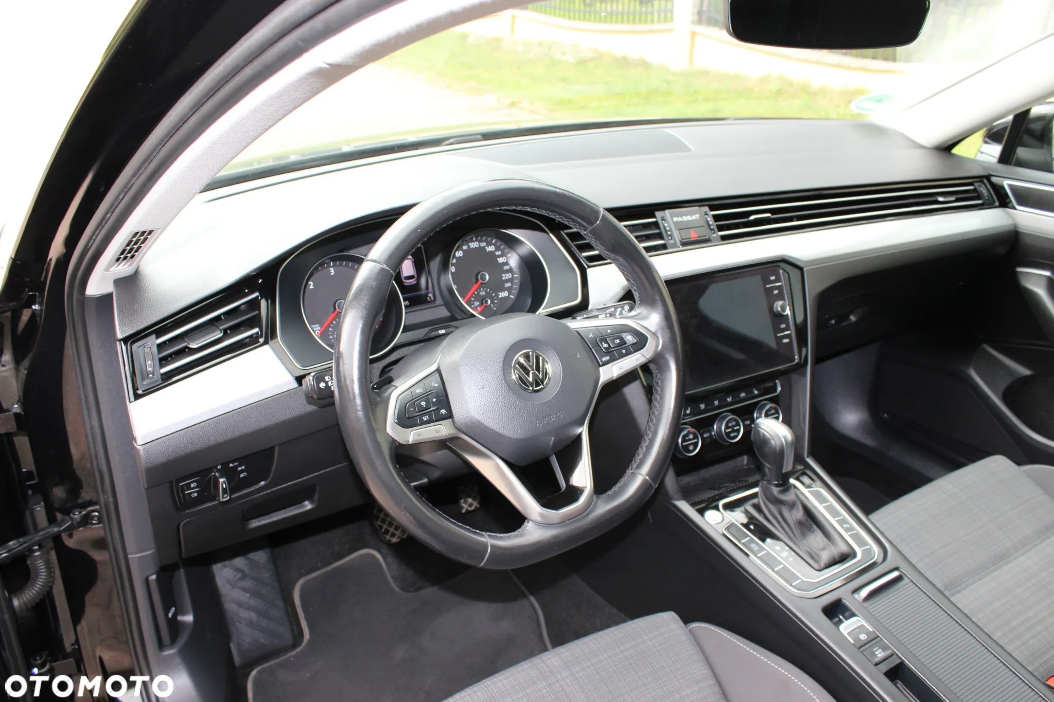 Volkswagen Passat Variant 2.0 TDI SCR DSG Business - 9
