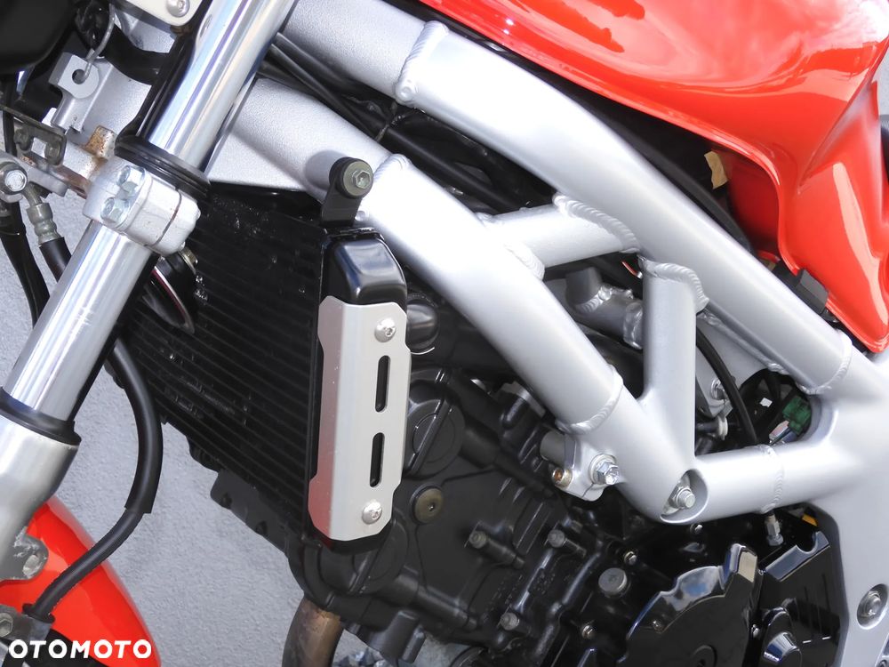 Suzuki SV - 33