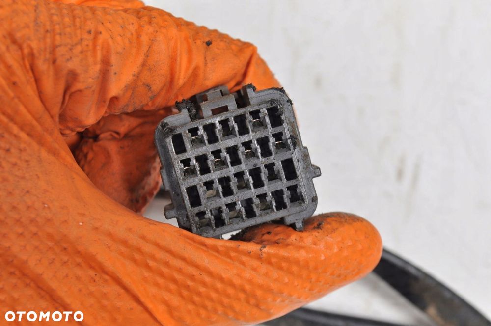 ISUZU D-MAX II HAK HOLOWNICZY 5-8676-0899-0 - 9