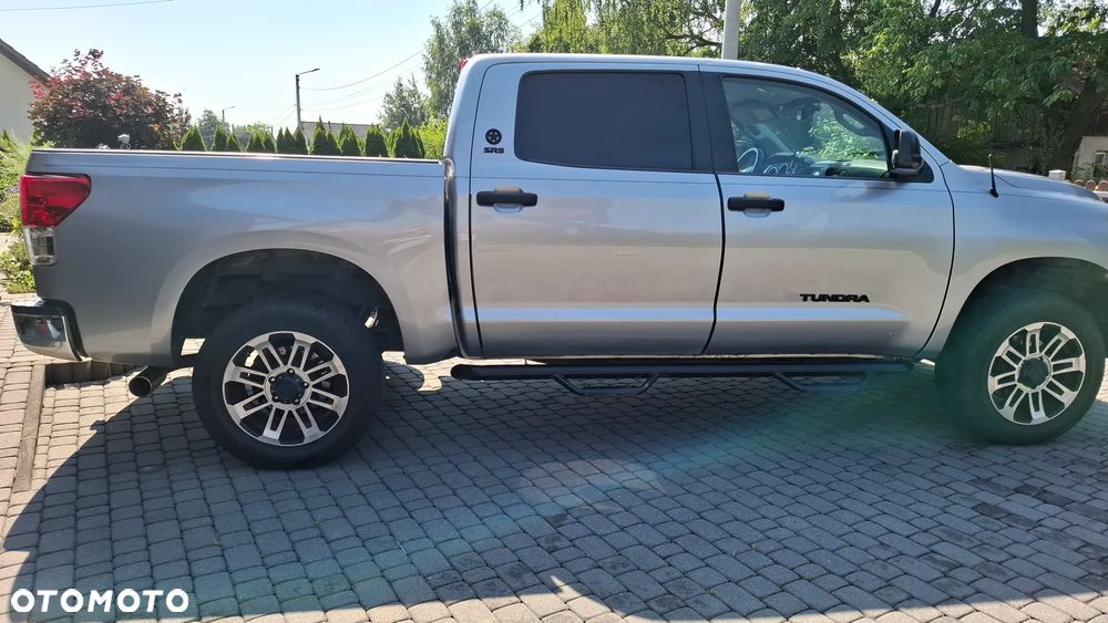 Toyota Tundra - 8