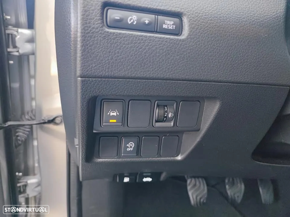 Nissan Qashqai 1.5 dCi N-Connecta J18+Led - 12
