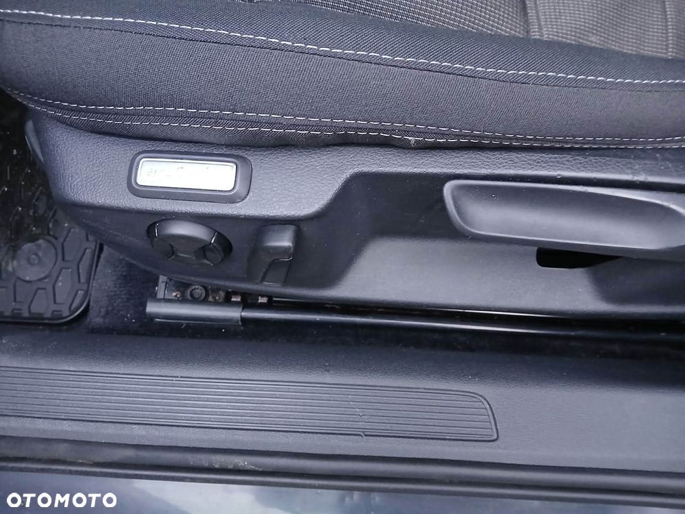 Volkswagen Passat 2.0 TDI (BlueMotion Technology) Comfortline - 16