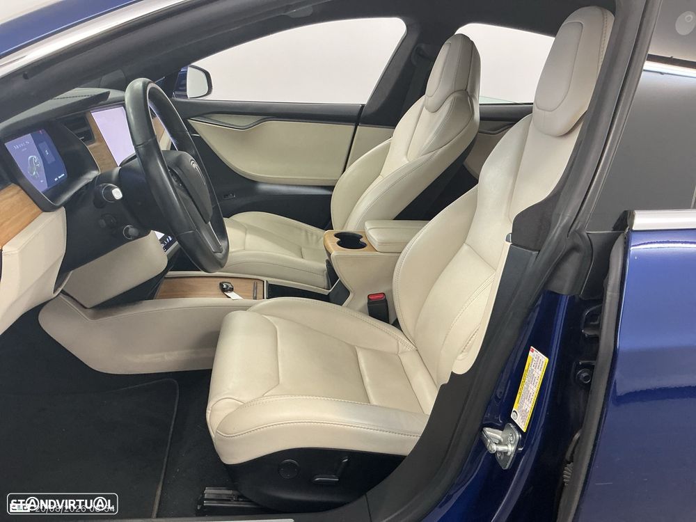 Tesla Model S - 3