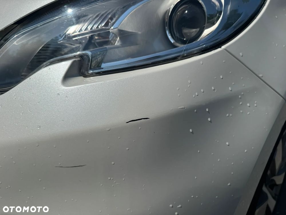 Peugeot 2008 1.2 Pure Tech Allure S&S - 10