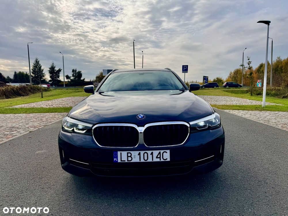 BMW Seria 5 2022 photo 2