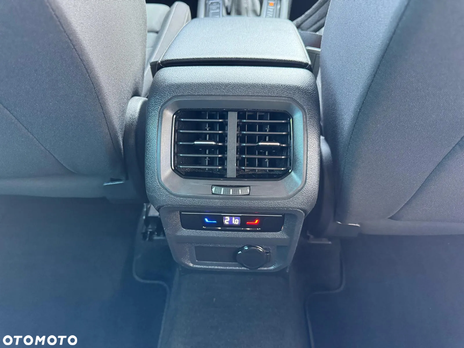 Volkswagen Tiguan 2.0 TDI SCR Life DSG - 37