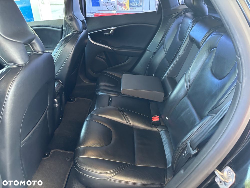 Volvo V40 D2 Summum - 27