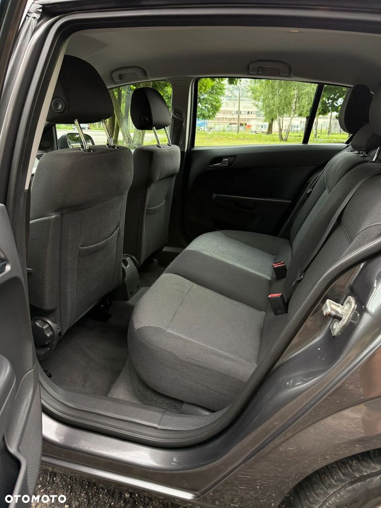 Opel Astra 1.6 NAVI - 12
