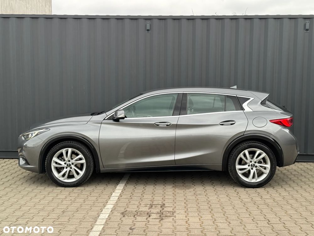 Infiniti Q30 2.2d Sport AWD 7DCT - 6