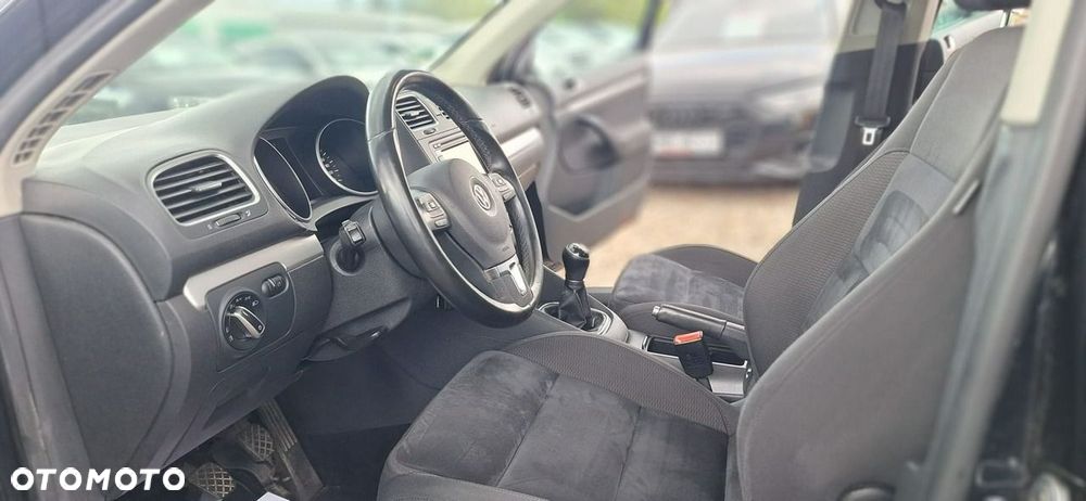 Volkswagen Golf - 10