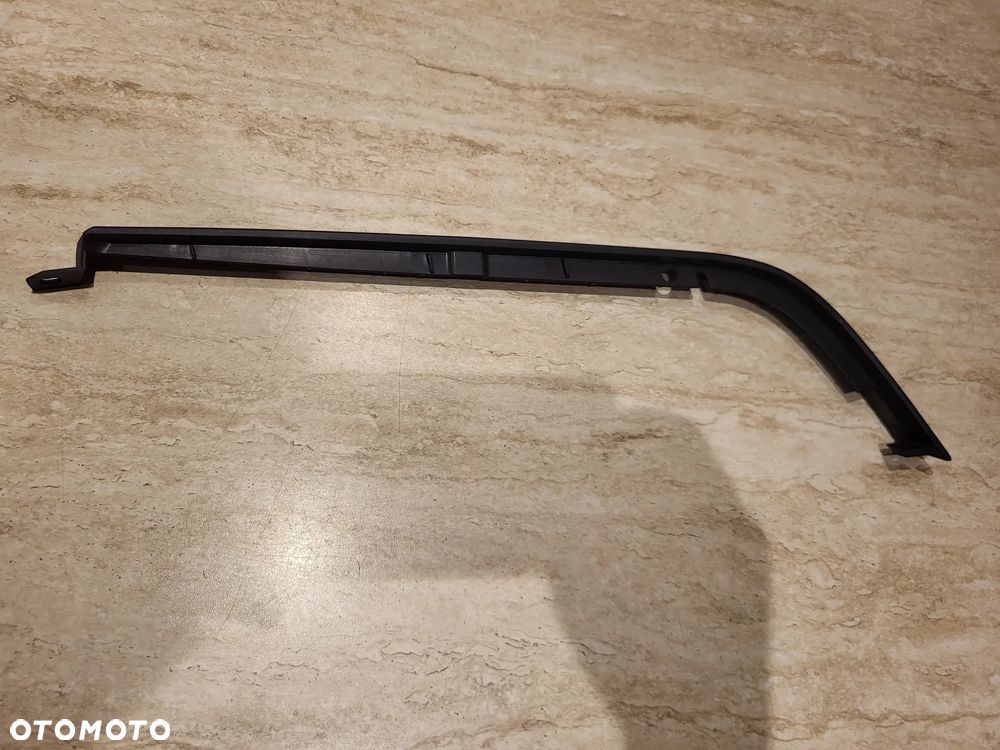 Listwa podreflektorowa Prawy przód  MERCEDES C-KLASA W202 03.93-06.97 - 1