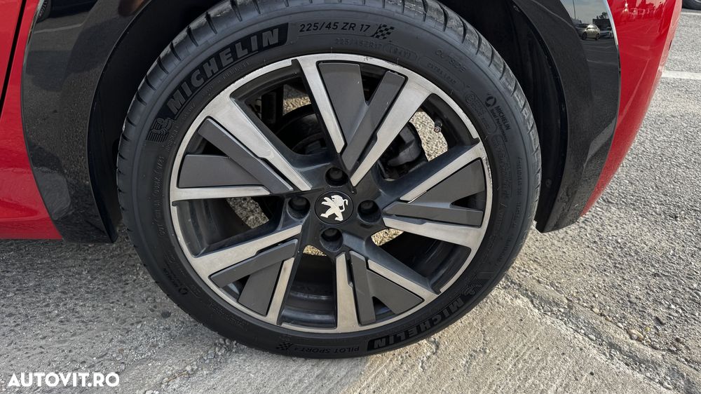 Peugeot 208 PureTech 130 EAT8 GT Pack - 14