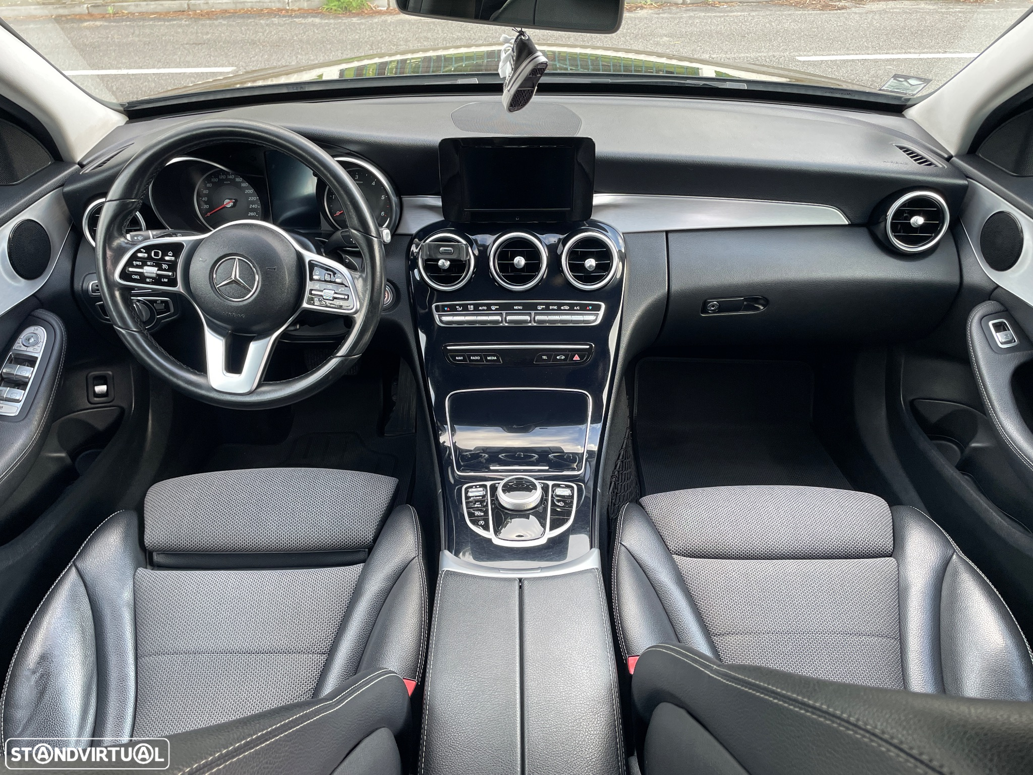 Mercedes-Benz C 200 - 10