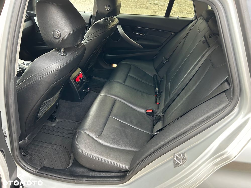 BMW Seria 3 318d M Sport - 6