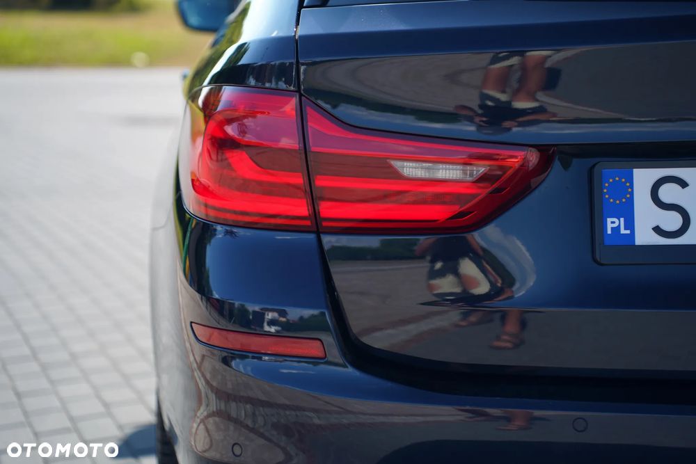 BMW Seria 5 520d Sport Line - 17