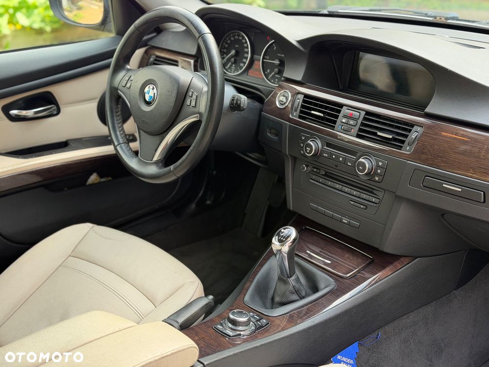 BMW Seria 3 320d - 22