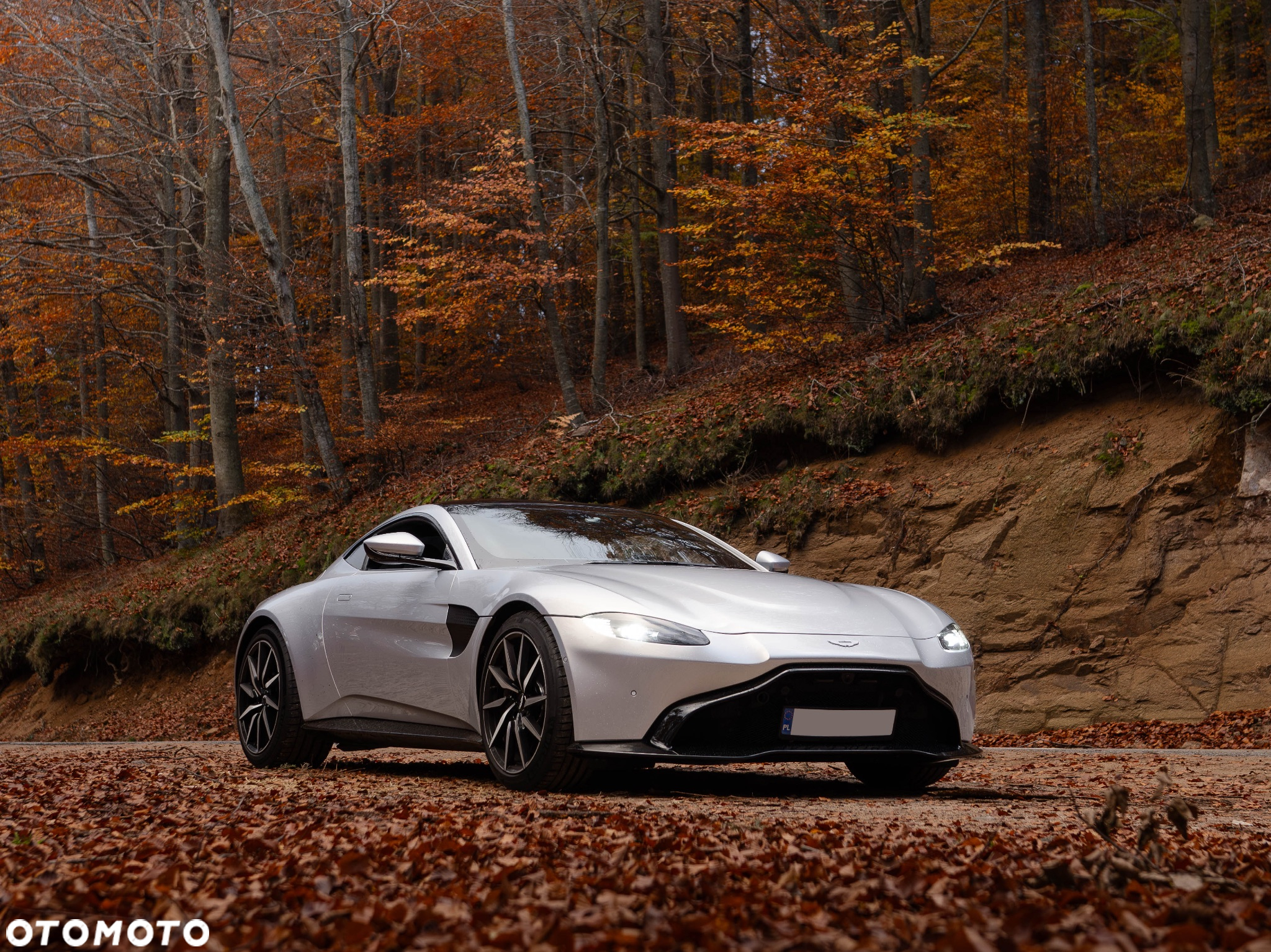 Aston Martin Vantage - 14