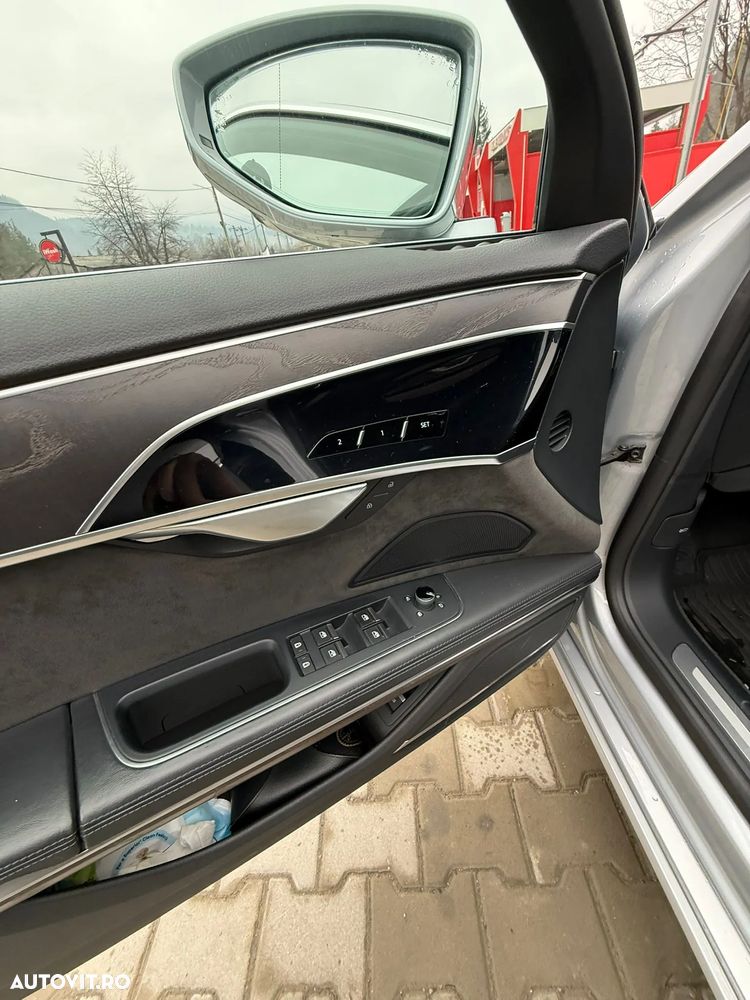 Audi A8 - 4