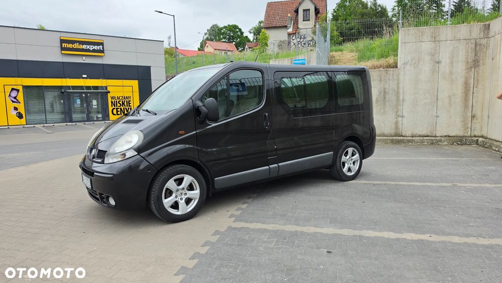 Renault Trafic Passenger - 4