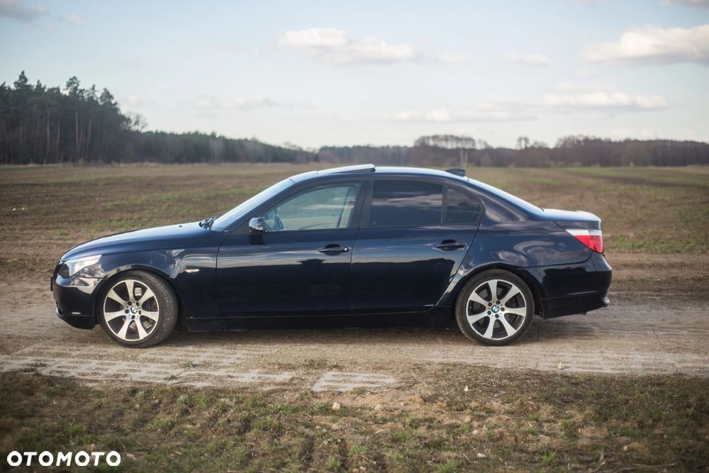 BMW Seria 5 550i - 7