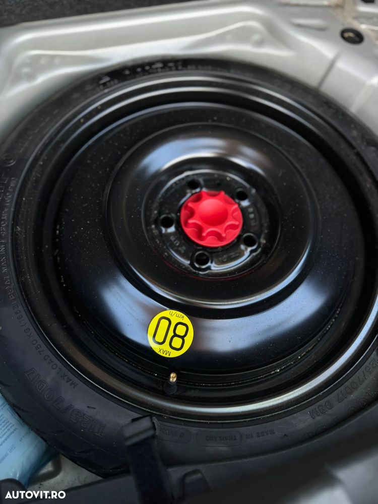 Toyota Auris 2.0 D-4D DPF Sol - 31