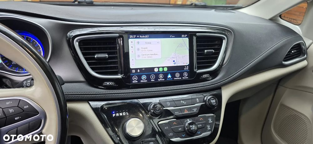 Chrysler Pacifica - 27