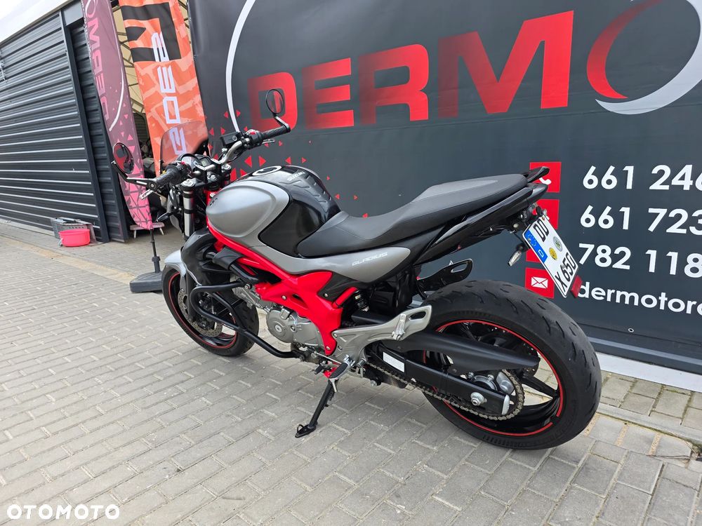 Suzuki Gladius - 6