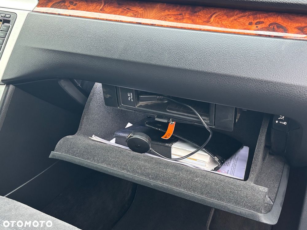 Volkswagen Passat 2.0 TDI DPF BlueMotion Technology Highline - 22