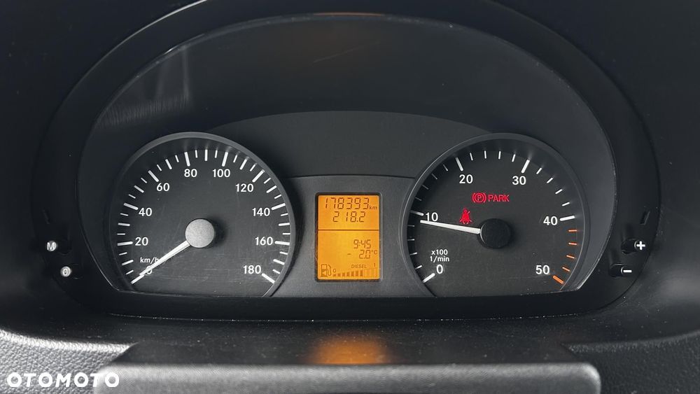 Mercedes-Benz Sprinter - 15