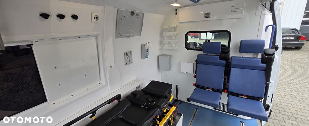 Renault Master Ambulans karetka - 18