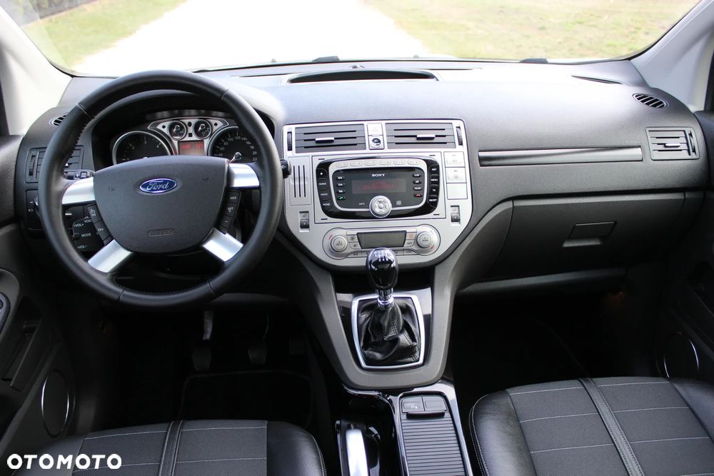 Ford Kuga 2.0 TDCi 4x4 Titanium - 26