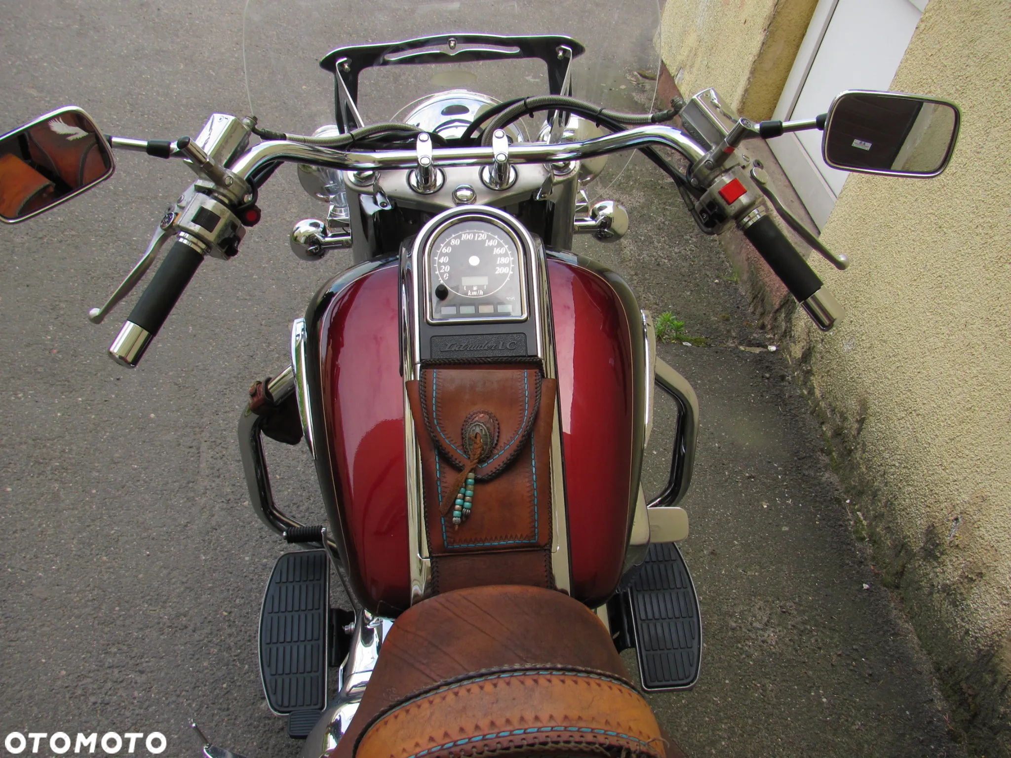 Suzuki Intruder - 11