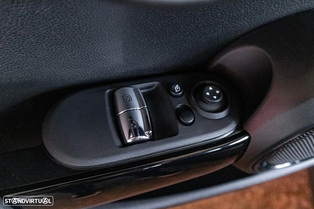 MINI 3 Portas Cooper SE - 11